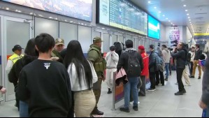 Tres habían sido detenidos: Esto se sabe del vuelo con más de 40 chilenos deportados desde EEUU