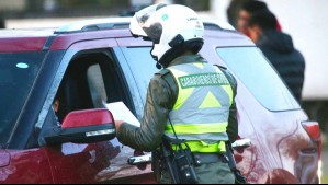 Revisa tu patente: Estos son los vehículos que no pueden circular este lunes en 34 comunas