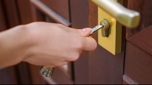 El truco que muchos hacen por seguridad en sus casas y que en realidad no sirve, según experto