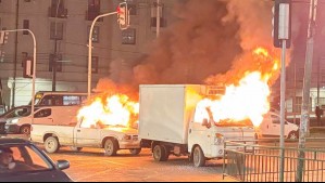 Violento asalto en mall de Valparaíso: Banda de delincuentes dispara e incendia vehículos a metros del Congreso