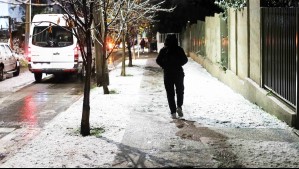 'La isoterma va a bajar drásticamente': Estas son las comunas en las que podría nevar el martes en Santiago