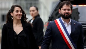 'Amor amor amor': La tierna foto del Presidente Boric a la espera de la llegada de su hija Violeta