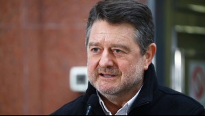 Carabineros realiza diligencias en casa de Claudio Orrego y en GORE Metropolitano