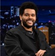 Conoce detalles de la polémica identitaria entre The Weeknd y Tricot. El cantante inscribió su marca de ropa en Chile y la tienda reclamó para que fuera rechazada. Sin embargo, el Inapi falló a favor del artista.