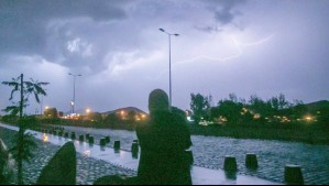 Emiten aviso por probables tormentas eléctricas para zonas de la regiones Metropolitana, Valparaíso y O'Higgins