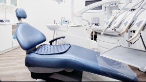 Aplicaba lo aprendido en Internet: Detienen a falso dentista que atendió a decenas de pacientes en República Checa