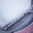 Conoce 3 trucos simples para evitar que se congele el parabrisas en las mañanas frías: cubrir el vidrio, usar alcohol con agua y revisar tu sistema de desempañado. Así evitas daños y demoras.