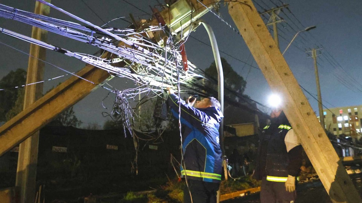 Cortes de luz afectan a cuatro comunas de la Región Metropolitana este jueves