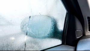 La técnica del calcetín: El desconocido truco para evitar que los vidrios del auto se empañen en invierno