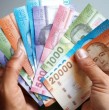 Conoce la fecha en que el sueldo mínimo subirá a $539.000 en Chile. Revisa las dos alzas que tendrá el salario básico durante los próximos meses. Los detalles aquí.