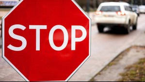 Trabajador murió atropellado cuando colocaba señales de tránsito en una calle de Argentina