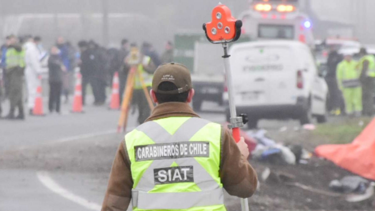 Conductor pierde la vida tras chocar contra barrera de contención en autopista Costanera Norte