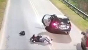 Video muestra momento en que mujer se lanzó de auto en movimiento: Chofer no seguía la ruta del GPS