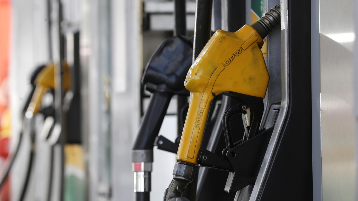Sube la bencina y fuerte alza en la parafina: Revisa cuánto aumentarán los precios de los combustibles este jueves 26 de junio