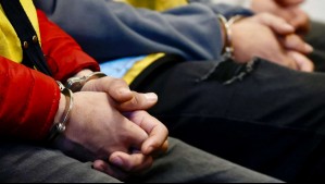 Estaban encerradas y deshidratadas: Padres acusados de maltrato, abuso sexual y violación a sus hijas quedan en prisión preventiva