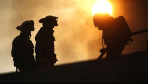 Dos personas mueren calcinadas tras incendio en vivienda improvisada en Quilicura