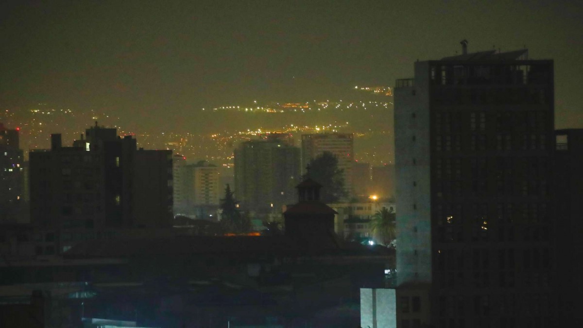 Por más de 5 horas: Cortes de luz afectarán a sectores de tres comunas en la Región Metropolitana este jueves