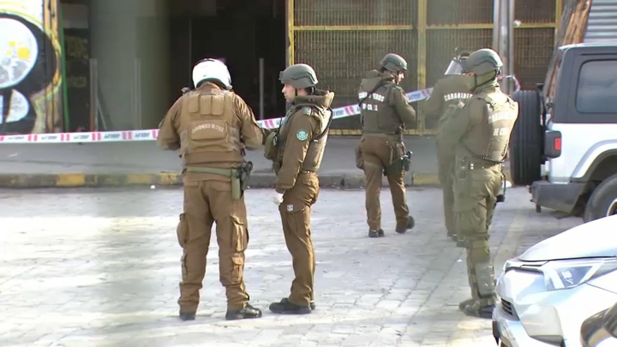 Balacera deja al menos tres heridos en galpón del Barrio Franklin: Investigan posible uso de subametralladora