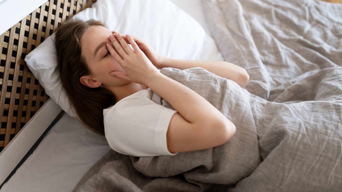 Dormir bien depende también de tu habitación: Cómo mejorar el entorno para un descanso reparador, según un experto