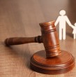 Un fallo exitoso fue el que recibió un padre que buscaba dejar de pagar la pensión alimenticia de su hija, pues esta había terminado sus estudios. A pesar de que escogió una nueva carrera, continuar con el pago no era procedente.