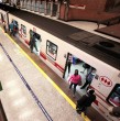 En la tarde de este lunes 7 de julio, Metro de Santiago informó que el servicio en dos estaciones de la Línea 1 fue suspendido, debido a una persona en las vías.