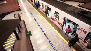 Metro de Santiago restablece el servicio en estaciones de la Línea 1 tras suspensiones