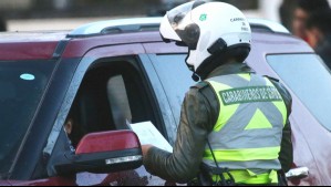 Revisa tu patente y evita multas: Estos son los autos que no pueden circular este martes en 34 comunas