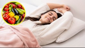 Esta es la dieta que se asocia con una mejor calidad de sueño y estos son los alimentos que debes evitar