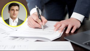 Destacado banquero engañó a su esposa embarazada con colega más joven y fue despedido: Ahora acusa discriminación