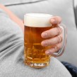 La grasa abdominal conocida como ?ponchera cervecera no es solo un tema estético. Una experta de Clínica INDISA advierte que puede aumentar el riesgo de enfermedades cardíacas, diabetes, apnea del sueño y más.