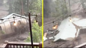 Impresionante video muestra una casa siendo arrastrada por repentinas inundaciones en Nuevo México