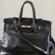Este jueves se vendió el primer bolso Birkin de Hermès, diseñado especialmente para la actriz y cantante Jane Birkin en 1984, cuyo valor de subasta se acercó a los 10 millones de dólares, uno de los más caros.
