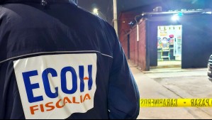 Mujer permanece en riesgo vital tras ser baleada mientras trabajaba en local comercial de Recoleta