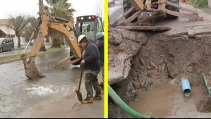 Gran fuga de agua por rotura de matriz provoca socavón en Maipú