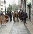 Fiscalizadores detectaron bodegas clandestinas usadas por el comercio ambulante en edificios residenciales del centro de Santiago. Vecinos acusan complicidad de las administraciones ante el almacenamiento de productos ilegales.
