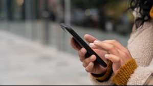 La razón para apagar el celular al menos una vez a la semana