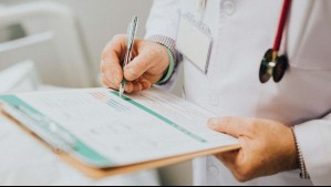 Condenan por primera vez a funcionario público por mal uso de licencia médica: Viajó a Bariloche y el sur de Chile