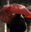 Revisa detalles de la alarma que emitió la Dirección Meteorológica de Chile (DMC) respecto a precipitaciones intensas y la alerta por lluvias moderadas a fuertes en zonas de dos regiones del país.