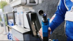 Bajan las bencinas y sube el diésel: Enap publicó su informe semanal de precios para combustibles
