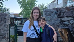 Hijo de Carla Jara vive su primer partido de fútbol en competencia internacional: 'Feliz y emocionado'