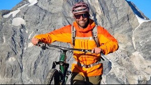 Muere conocido influencer de ciclismo extremo: Cayó al vacío desde la cumbre de una turística montaña en Italia