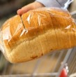 Conoce detalles sobre los reclamos que recibió Sernac este año contra una conocida marca alimenticia. Los consumidores denunciaron productos en mal estado, provocando problemas a la salud.