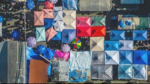 Toldos azules se toman dos nuevas cuadras en barrio Meiggs: Comerciantes instalan toldos frente a sus locales para protegerlos