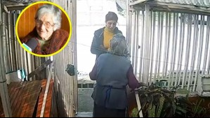 Video muestra a mujer que le roba joyas y dinero a adulta mayor de 92 años en Lota: 'Confío en Dios que esto no se va a repetir'