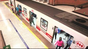 Metro de Santiago normaliza servicio en Línea 1 tras inauguración de nuevo 'MetroArte' por presidente de Colombia