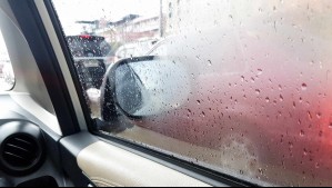 ¿Conoces la técnica del calcetín? El truco casero para evitar que se empañen los vidrios del auto