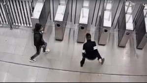 Venta de celular termina con balazos en estación del Metro: Hombre disparó a presunto ladrón tras robo de $800 mil
