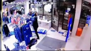Guardia de 64 años fue golpeado tras intentar activar la alarma: Cámaras captan violento turbazo a local comercial de Hualpén