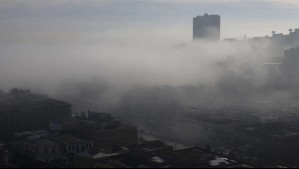 Santiago amanece este jueves con niebla y neblina que podrían dejar lloviznas locales
