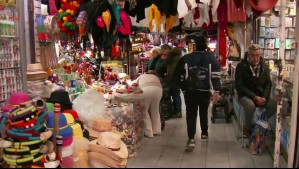 ¿Por qué se clausuraron más de 100 locales comerciales en una galería del centro de Santiago?